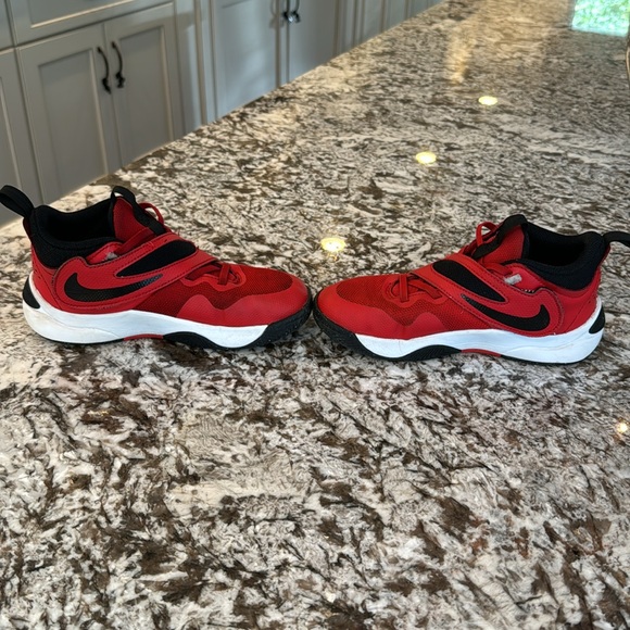 Nike Kids Preschool Hustle D11 Basketball Shoes - Picture 4 of 8